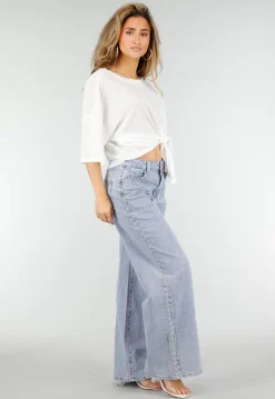 Witte Top met Knoopdetail en Korte Mouwen