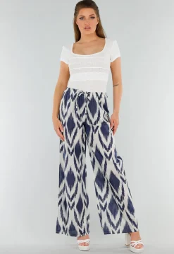 Witte Top met Vierkante Hals, Stretch, Kant en Striksluiting