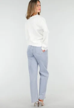 Witte Trui met V-Hals en Kantdetails aan Mouwen en Hals