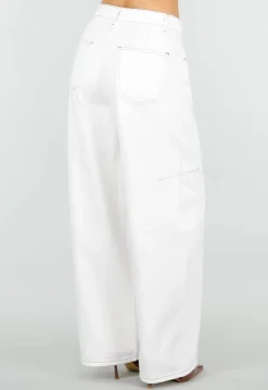 Witte Wide Leg Jeans met Bruine Stiksels en High Waist Pasvorm