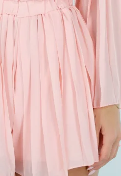 Zalmroze Plissé Playsuit met Overslag en Wijde Mouwen