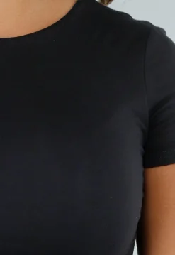 Zwarte Basic Croptop met Dubbele Voering, Stretch en Aansluitende Pasvorm