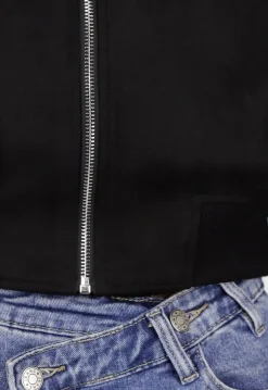 Zwarte Cropped Bomberjas met Zilverkleurige Rits en Utility-Zak op de Mouw