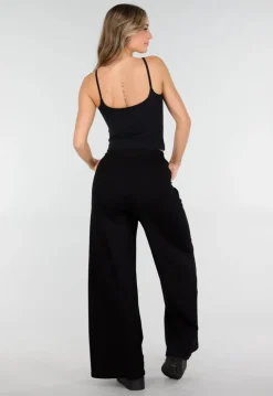 Zwarte Crop Top met Spaghetti Bandjes en Stretch