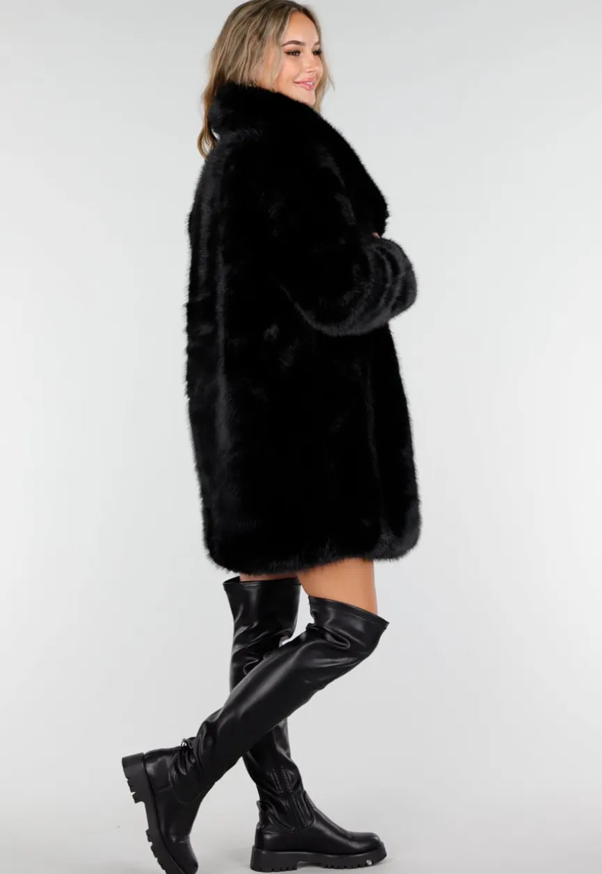 Zwarte Faux Fur Jas met Brede Kraag