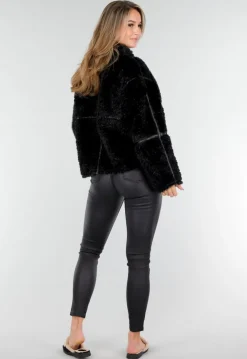 Zwarte Faux Fur Jas met Kraag en Knoopsluiting