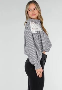 Zwarte Gestreepte Blouse met Kant en Strass Knopen