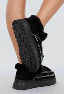 Zwarte Instappers met Faux Fur en Witte Borduursels