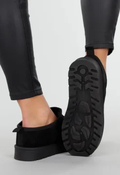 Zwarte Instappers met Suede Look en Verhoogde Profielzool