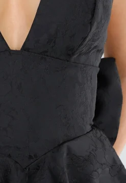 Zwarte Jacquard Halterjurk met Open Rug en Grote Strik