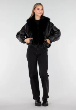 Zwarte Lederlook Jas met Imitatiebontkraag