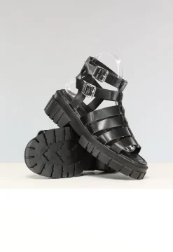 Zwarte Lederlook Sandalen met Grove Zool