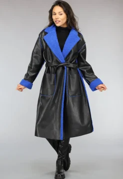 Zwarte Leren Trenchcoat met Blauwe Teddy Voering