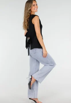 Zwarte Mouwloze Top met Goudkleurige Knopen en Strik
