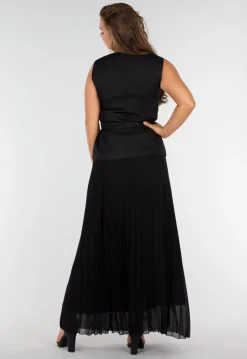 Zwarte 2-Piece Met Mouwloos Gilet en Plissé Maxi Rok