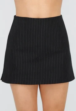 Zwarte Pinstripe Mini Skort met Split en Stretch Broekje