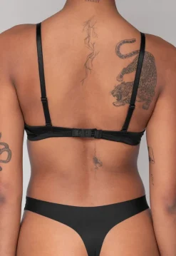 Zwarte Push Up BH met Lage Uitsnede en Beugels