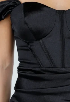 Zwarte Satin Off Shoulder Galajurk met Split