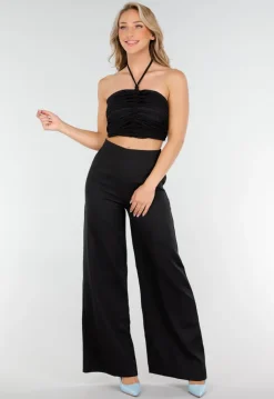 Zwarte Set met Halter Crop Top en Wijde High Waist Broek