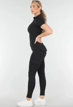 Zwarte Sportset met Cargozakken en Scrunch