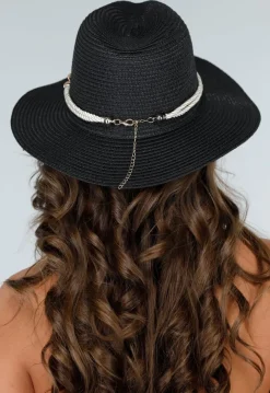 Zwarte Strandhoed met Parelmoer Twist Band en Gouden Chain Detail