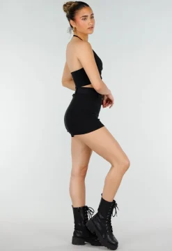 Zwarte Stretch Crop Top met Halterbandjes en Push Up Pads