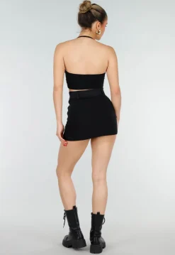 Zwarte Stretch Crop Top met Halterbandjes en Push Up Pads