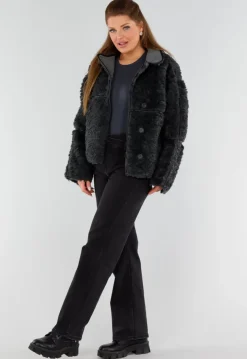 Zwarte Teddy Bontjas met Knoopsluiting