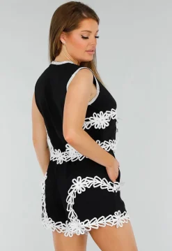 Zwarte Tweedelige Stretch Set met Witte Gehaakte Details en Elastische Tailleband