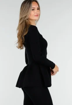 Zwarte Two-Piece Set met Uitlopende Top en Geribde Flare Broek