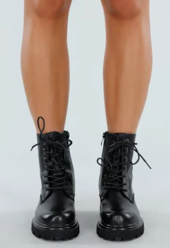 Zwarte Veterboots met Grove Zool en Gladde Afwerking