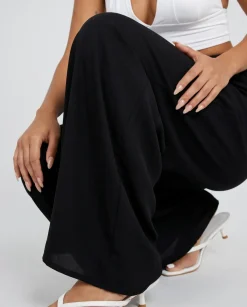 Zwarte Wide Leg Broek met Smock Taille en Strikkoord