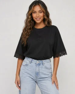 Zwart Oversized T-Shirt met Kantmouwen en Borduring
