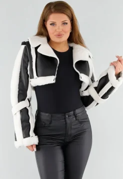 Zwart Wit Cropped Bontjack met Imitatieleer en Sherpa Afwerking